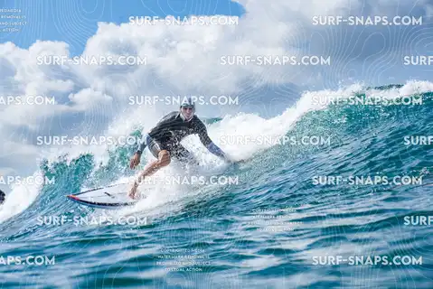 Echo beach photo 1